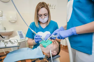 Dentystka z Łodzi | stomatolog | licówki | Dąbrowa Łódź